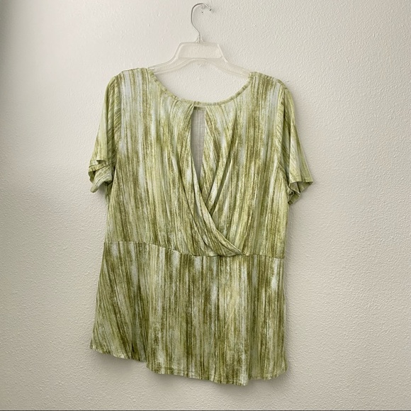 089. Lisa Rinna Collection Green Open Back Top - Picture 3 of 13
